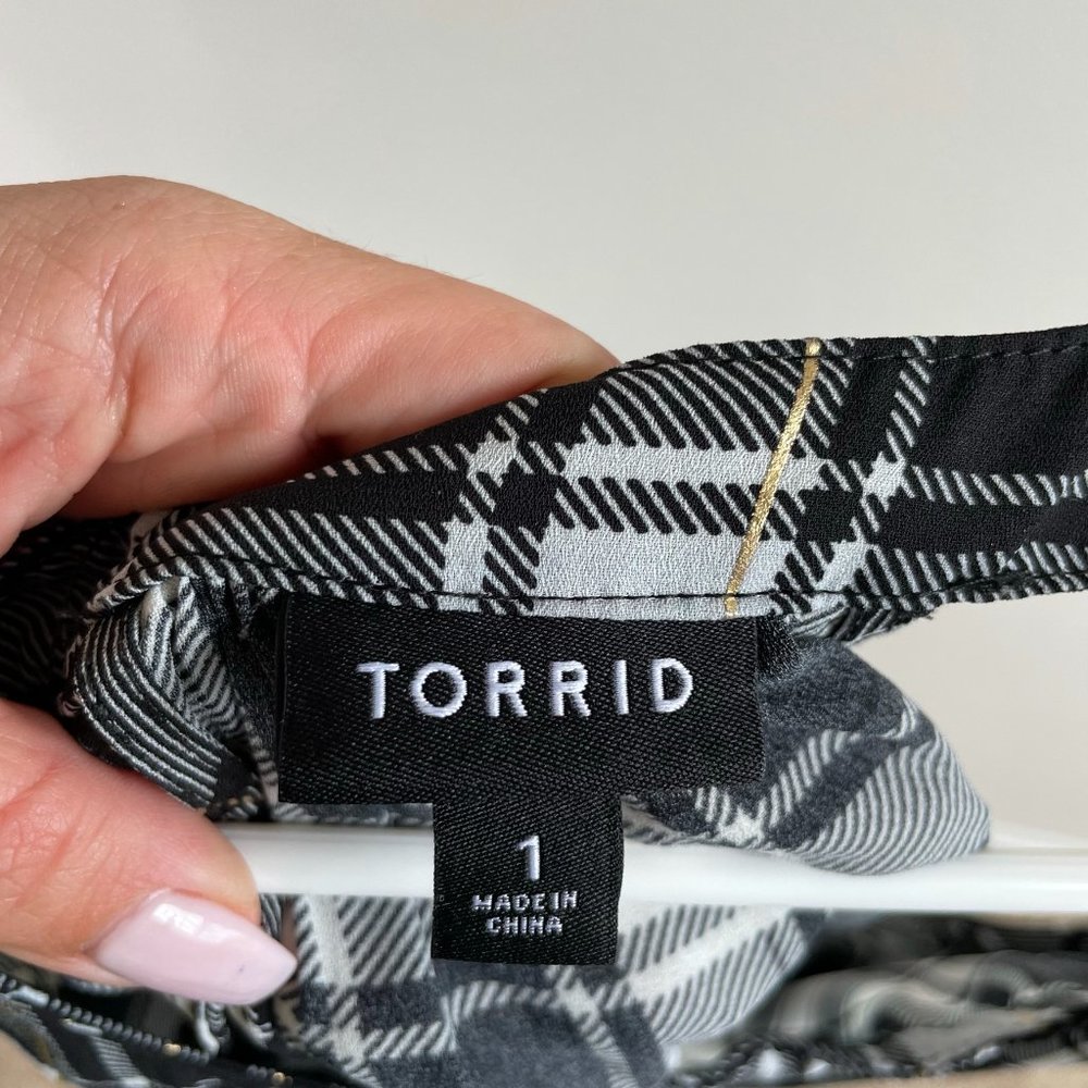 Torrid Metallic Plaid Georgette Hi Lo Tank - Picture 7 of 7